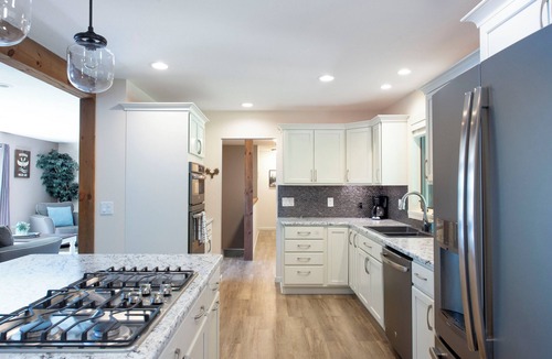 Eagle River House | Dollar Lake Oasis, Near Downtown and the Chain, Fire Pit, Sandy Beach, W&D, WiFi