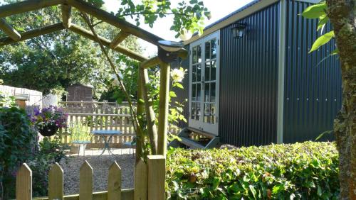 Ibsley Bed & Breakfast | Dolly at Lowlands