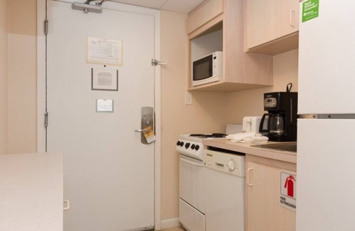 Daytona Beach Shores Apartment | Dolphin Beach Club - Studio Beach Front