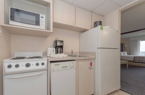 Daytona Beach Shores Apartment | Dolphin Beach Club - Studio Beach Front