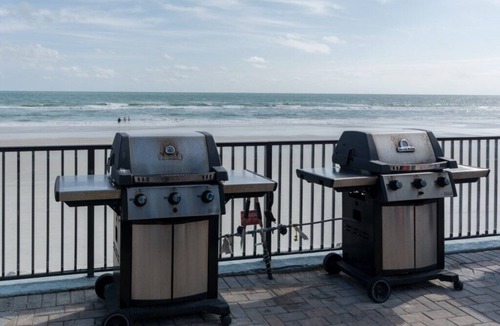 Daytona Beach Shores Apartment | Dolphin Beach Club - Studio Beach Front
