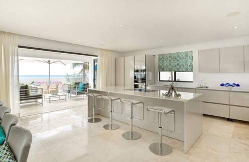 Prospect House | Dolphin Beach House (Reigate) by Fantasia Villas