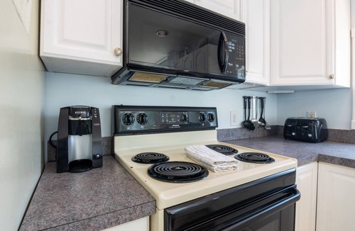 Bradenton Beach House | Dolphin Dance South · Gulf Views · 3-Night Min