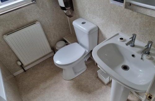 Beer Bed & Breakfast | Dolphin Hotel