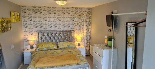 Knott End-on-Sea House | Dolphin House