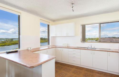 Tuncurry Apartment | Dolphin Place 05