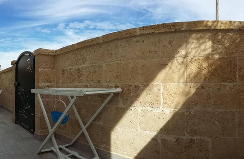 Campomarino di Maruggio Apartment | Dolphin' studio with terrace and garden