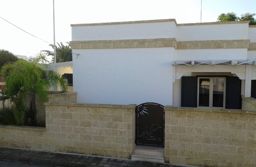 Campomarino di Maruggio Apartment | Dolphin' studio with terrace and garden