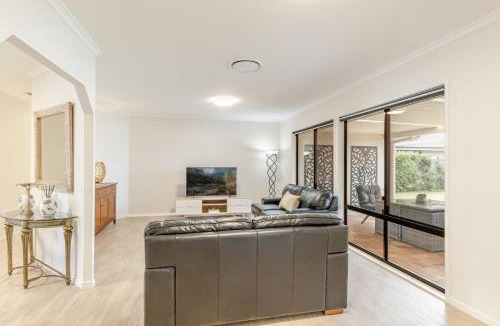 Yamba House | Dolphin Waters - Waterfront Delight with Private Pontoon - Holiday Yamba