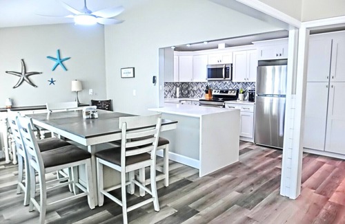 Spring Hill House | Dolphins Cove | Direct Gulf Access, Heated Pool, Tiki Hut