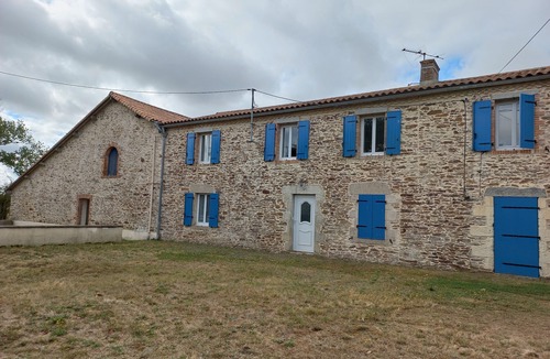 Saint-Philbert-de-Bouaine House | Domaine de Bel air. Base Ulm. Salle des fêtes. Ample parking. 25 min from Nantes