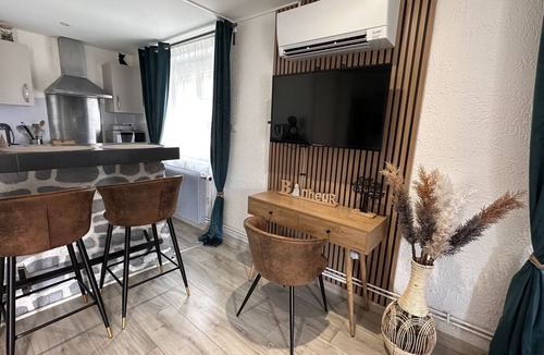 Grandvillers House | Domaine Blue Garden