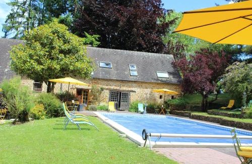 Vimoutiers House | Domaine complet de 5 gîtes, 35 pers avec piscine, tennis
