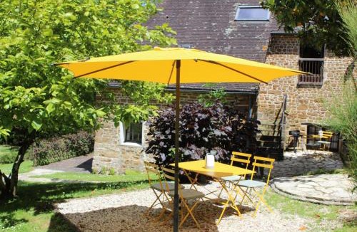 Vimoutiers House | Domaine complet de 5 gîtes, 35 pers avec piscine, tennis