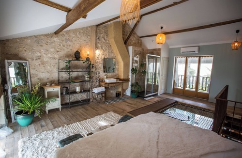 Saint-Front-de-Pradoux House | Domaine de Beaufort