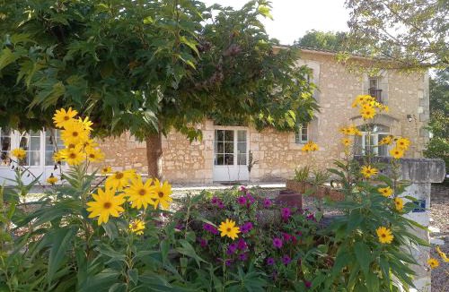 Saint-Front-de-Pradoux House | Domaine de Beaufort