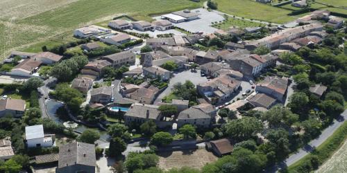 Issel Bed & Breakfast | Domaine de la Pendule