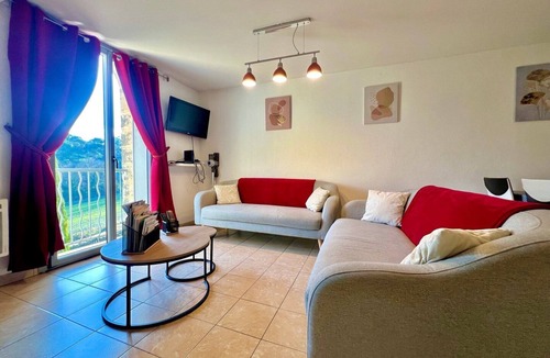Uzes Apartment | Domaine de la Source, Apartment with Pool