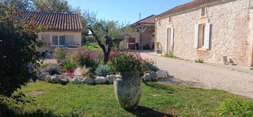 Saint-Georges House | Domaine Le Mas de Flore - Gite Le Quercy