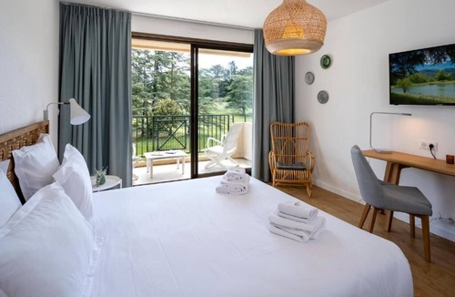 Dieulefit Hotel | Domaine Les Sources de Dieulefit