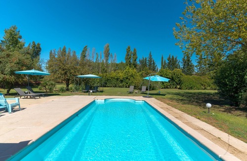 Roussillon House | Domaine Plan des Devens – Peaceful 4-Star Retreat with Private Terrace