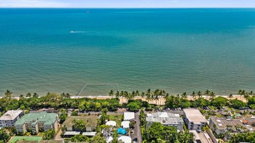 Trinity Beach Apartment | Dome by the sea
