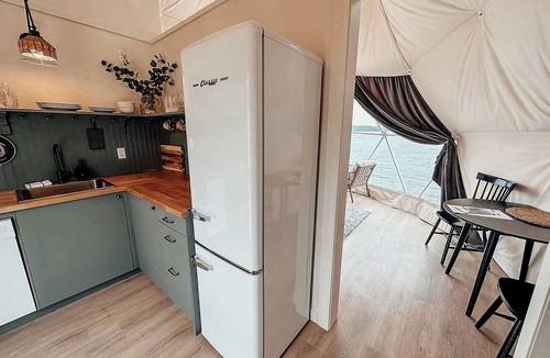 Dublin Shore Cottage | Dome One - Experience the ocean like never before. Private hot tub!