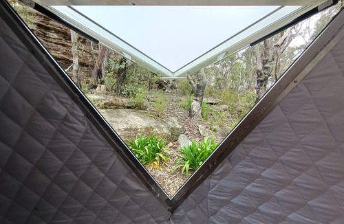 Mount Victoria Apartment | Dome Solar Studio Escape Set in native forest high in the Blue Mountains. Enjoy