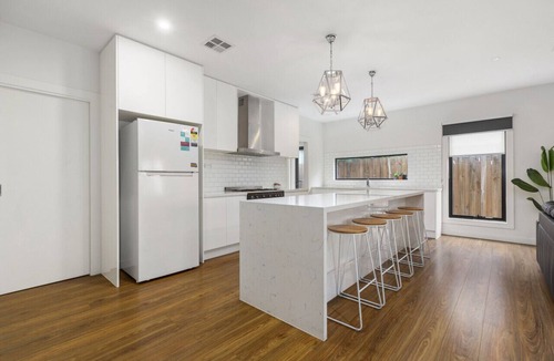 Clayton South House | Domi Rentals - The Kumbaya Residence