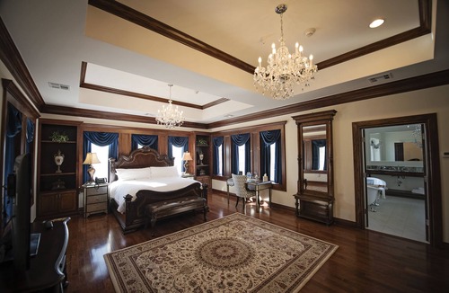Guthrie Hotel | Dominion Gardens and Hotel