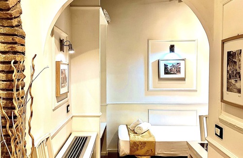 Rione VII Regola House | Domus Ester Roma