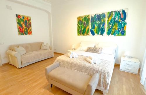 Flaminio Apartment | DOMUS STEPHANI Apartment - Sophisticated Living and City Links - Flaminio District, near Villa Borghese & Piazza del Popolo