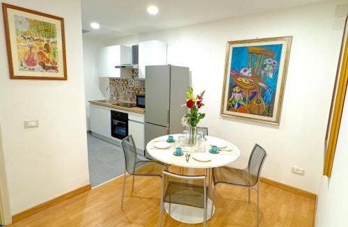 Flaminio Apartment | DOMUS STEPHANI Apartment - Sophisticated Living and City Links - Flaminio District, near Villa Borghese & Piazza del Popolo