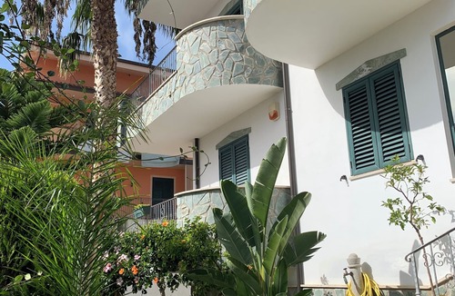 Gizzeria Apartment | Don Michele Apartments " Del Sole"