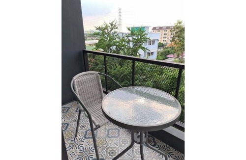 Thung Song Hong Apartment | Don Muang Lantern Suites with Maid Service