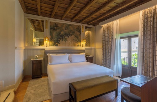 Trastevere Hotel | Donna Camilla Savelli – VRetreats