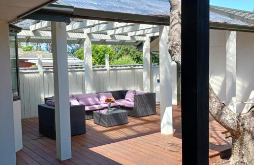 Mapua House | Doonside Private Cottage at Grossi Point Reserve
