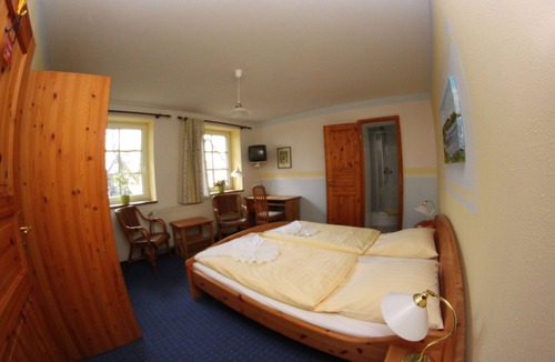 Kloster Bed & Breakfast | Doppelzimmer 7 Erdgeschoß - Pension Inselidyll