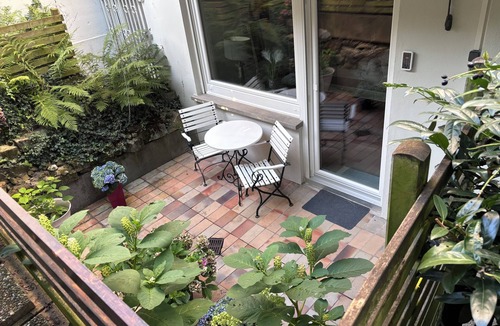 Birkach-Sud Apartment | Doppelzimmer mit Bad in Stuttgart-Birkach - Nähe SI-Zentrum, Messe, Flughafen