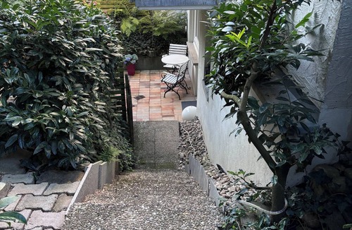 Birkach-Sud Apartment | Doppelzimmer mit Bad in Stuttgart-Birkach - Nähe SI-Zentrum, Messe, Flughafen