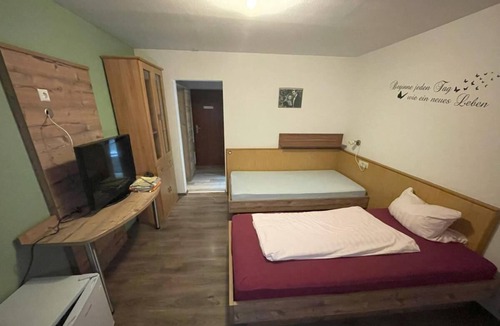 Ottenhausen Apartment | Doppelzimmer mit Balkon - Gästehaus Rössle 2