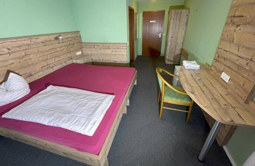 Ottenhausen Apartment | Doppelzimmer mit Balkon - Gästehaus Rössle 7