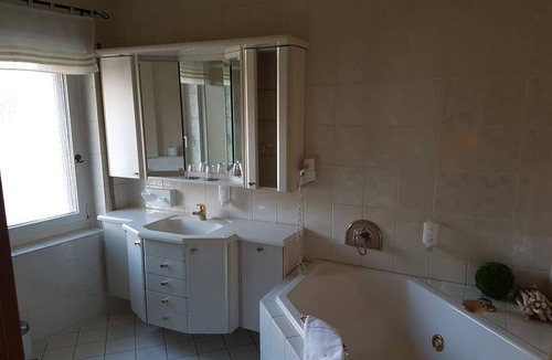 Kallinchen Apartment | Doppelzimmer mit Dusche und WC