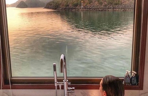Ha Long Hotel | Dora Cruise