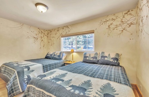 East Shore Cabin | Dorado Inn Lake Front Lodge on East Shore of Lake Almanor. Weekly rentals.