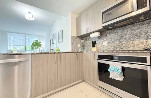 Doral Apartment | Doral Luxury 2BR/2BA - Pool, Gym, Free Parking