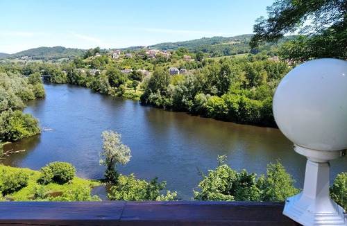 Beaulieu-sur-Dordogne Apartment | Dordogne Panorama; Heated Pool; (pet friendly) ; Long rentals discount !