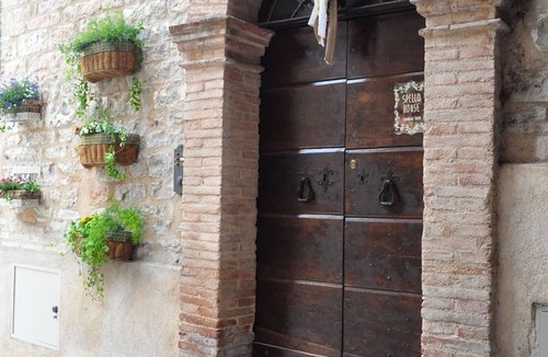Spello Apartment | DORMIO shabby chic suite in Spello