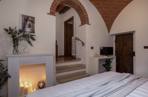 Monte San Savino House | DormiVeglia B&B