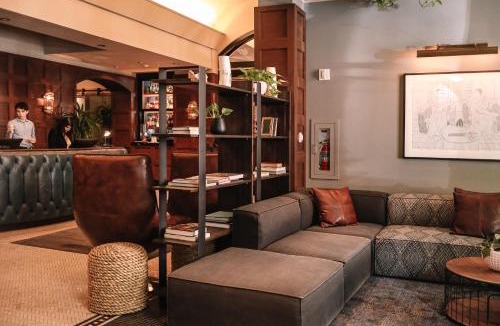 Downtown Portland Hotel | Dossier